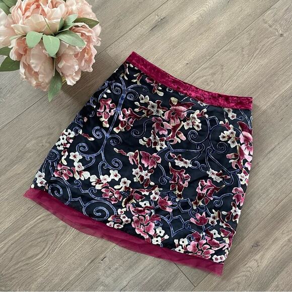 New Libby Story Crushed Velvet Floral Mesh Mini Skirt - Picture 1 of 5